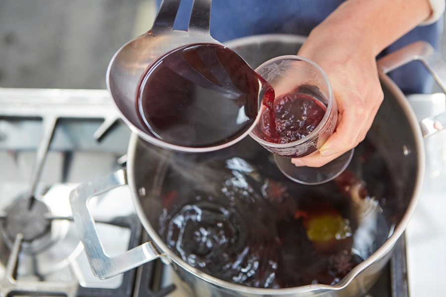Глинтвейн из красного и белого вина — 7+ рецептов главного напитка зимы