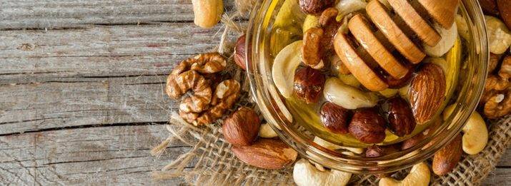 Грецкий орех с медом для потенции: польза и рецепты для мужчин