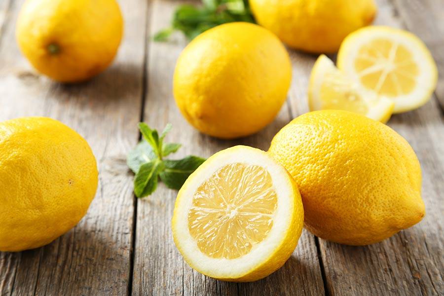 Полезные и опасные свойства лимона