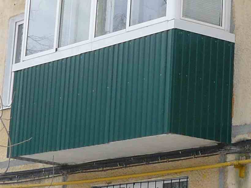 Какими панелями обшить балкон внутри