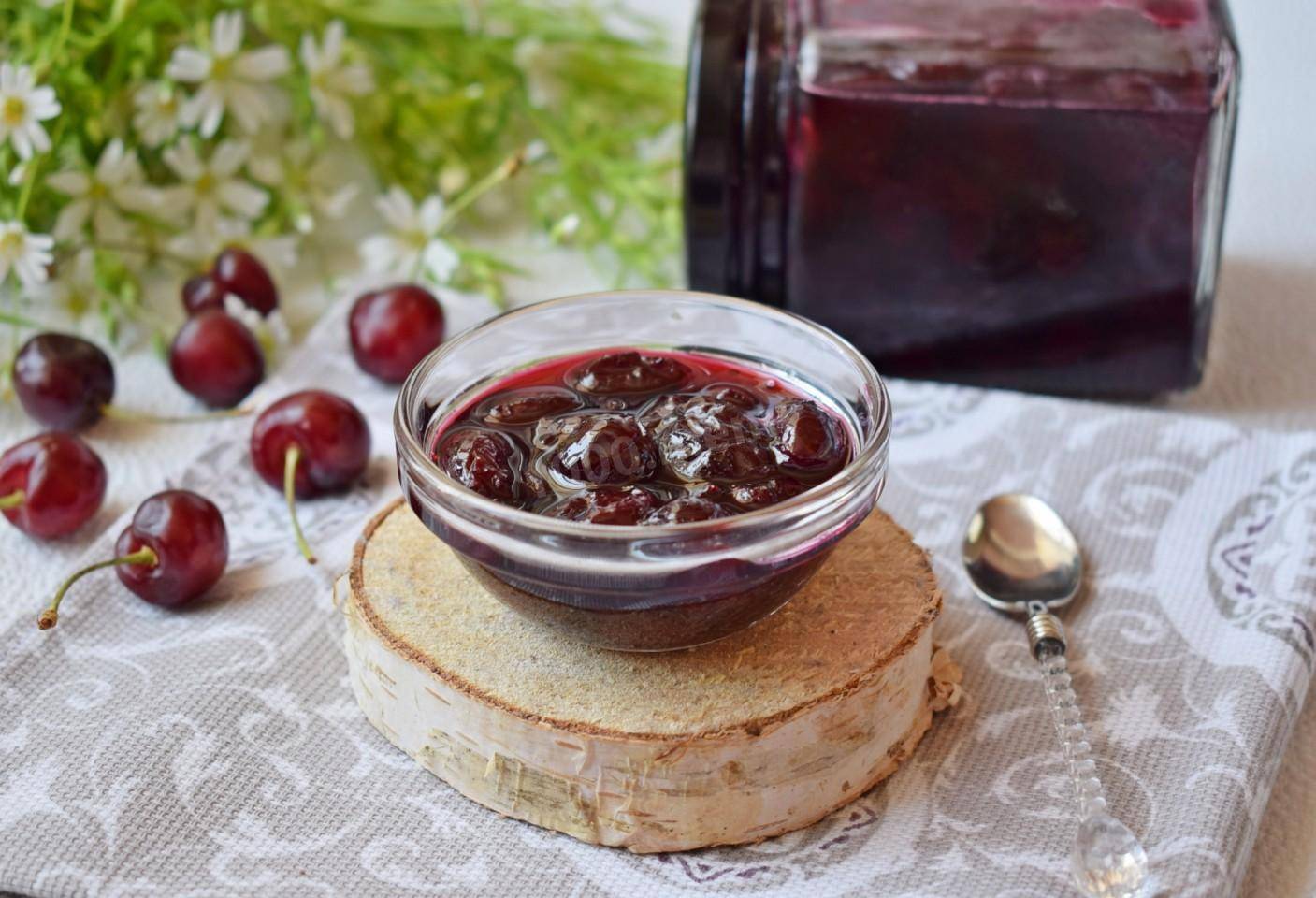 Варенье из вишни с косточками на зиму густое и вкусное — 6 простых рецептов