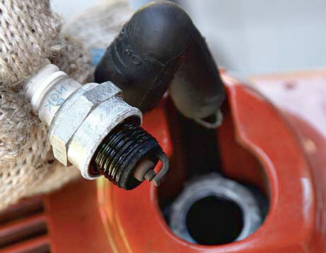 Бензокоса глохнет при нажатии на газ: причины и способы устранения