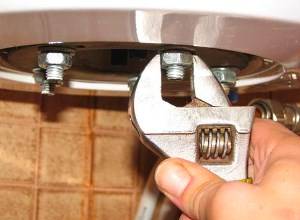 Как починить кран на кухне своими руками если он протекает и капает?
