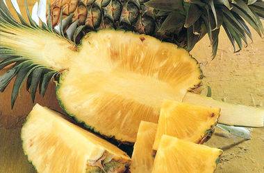 Чем полезен свежевыжатый ананасовый сок для здоровья