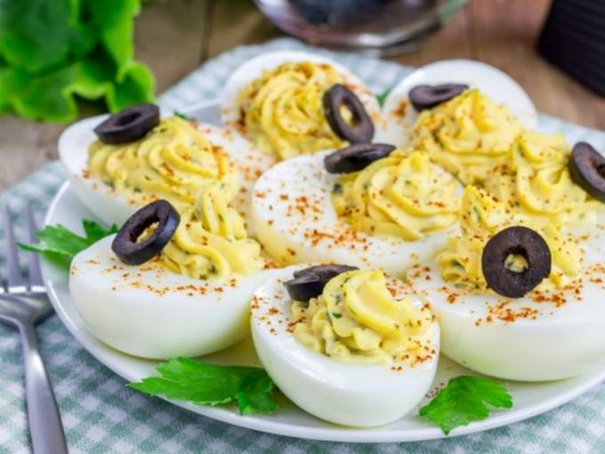 Фаршированные яйца на праздничный стол. 12 простых вариантов очень вкусной начинки