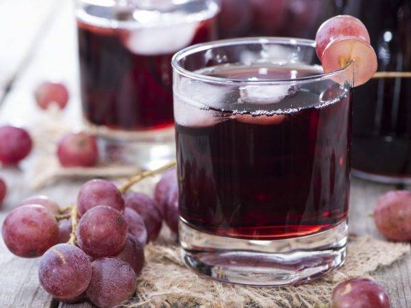 Заготовки на зиму: виноградный сок