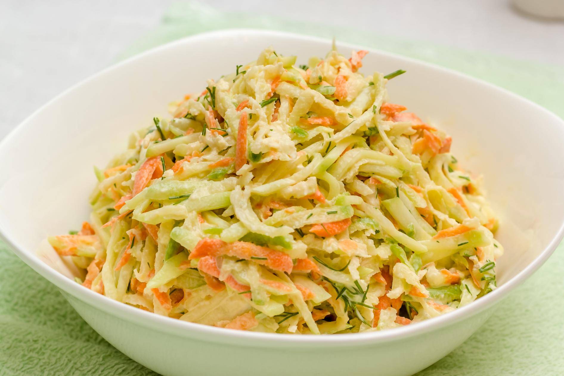 Салат из дайкона — рецепты приготовления с морковью, яблоком, огурцом, мясом, фото, видео