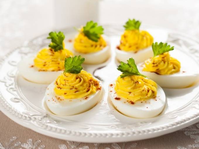 25 потрясающих начинок для фаршированных яиц