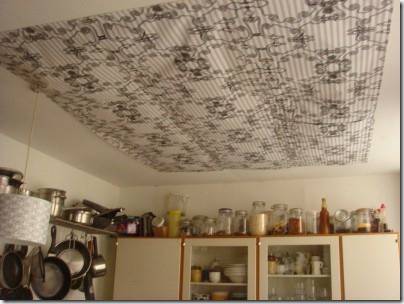 Из чего сделать потолок на кухне: варианты устройства