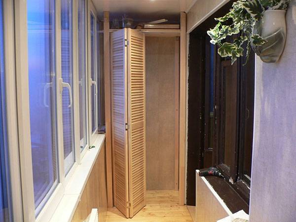 Как красиво сделать шкаф на балкон (лоджию) своими руками: инструкция с фото