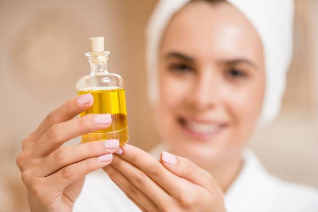 Как использовать абрикосовое масло для кожи лица правильно и эффективно?