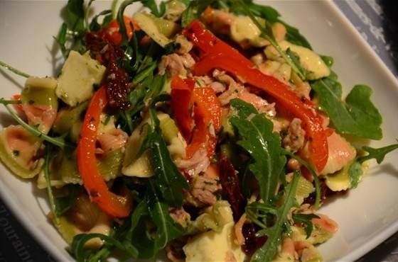 Царский витаминный салат с рукколой для ежедневной трапезы