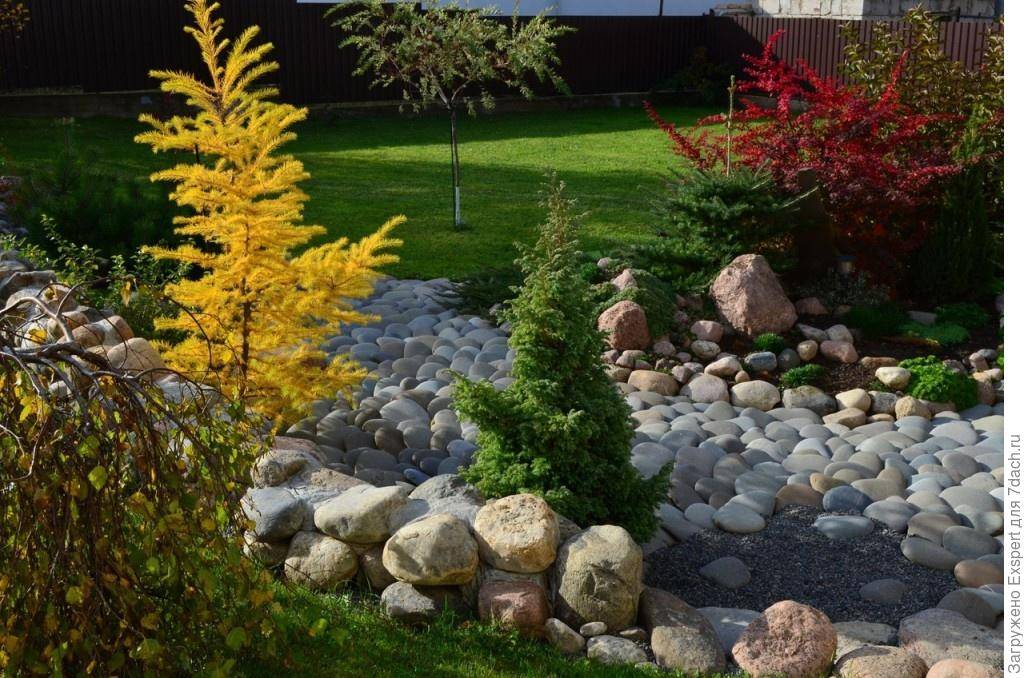 Как создать реалистичный сухой ручей в ландшафтном дизайне сада: фото с примерами, выбор материалов, нюансы устройства