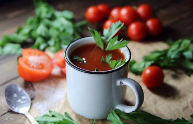 “томатный сок — чем он полезен и как правильно делать?”
