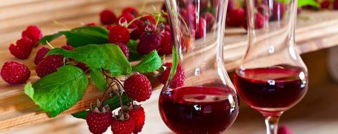 Как приготовить вино из малины в домашних условиях
