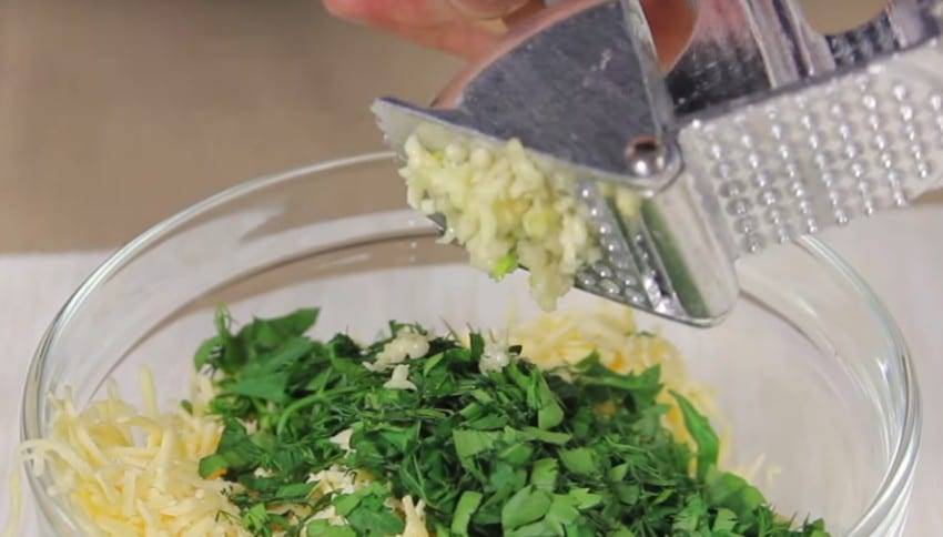 Готовим салат с фасолью и грибами по разным рецептам