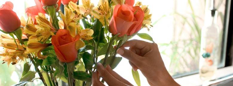 Как сохранить букет роз в вазе свежим длительное время?