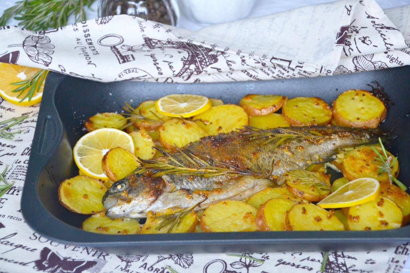 Запеченная рыба с картошкой в духовке - 130 домашних вкусных рецептов