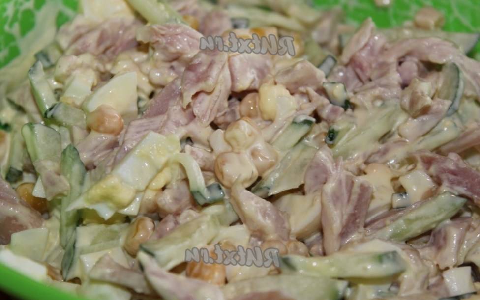 10 рецептов вкусных салатов с маринованными грибами