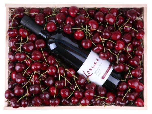 Домашнее вишневое вино с косточками