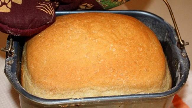 Печем ароматный и мягкий хлеб с жареным луком в мультиварке