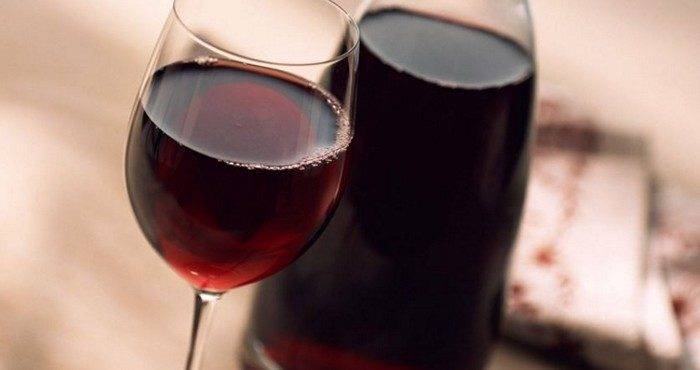 Простые рецепты домашнего вина из старого или забродившего варенья