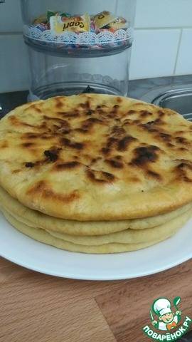 Готовим осетинский пирог с картошкой и сыром
