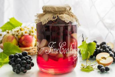 Компот из сладких яблок