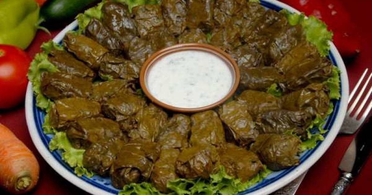 Рецепт долмы в виноградных листьях из армянской и азербайджанской кухни