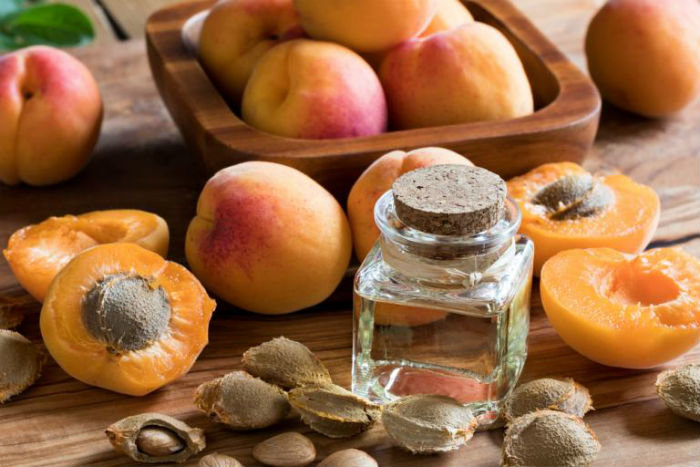 Наружная витаминотерапия: применение персикового масла для интенсивного питания и насыщения волос полезными веществами
