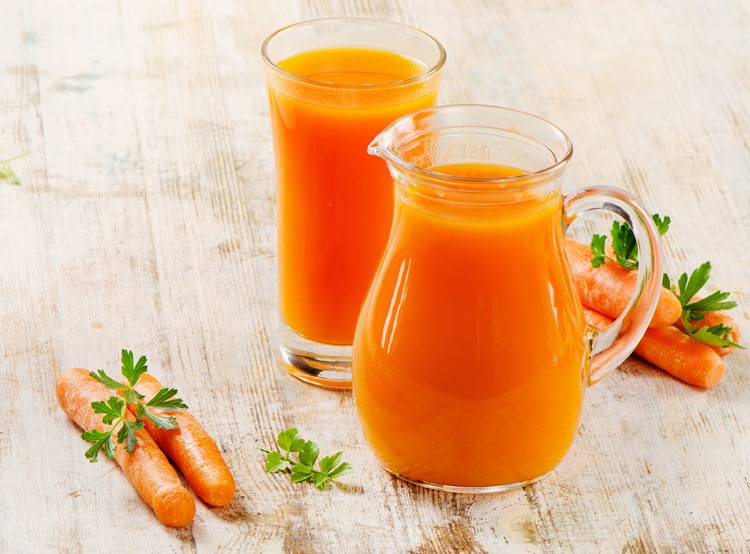 Чем полезен свежевыжатый морковно-яблочный сок