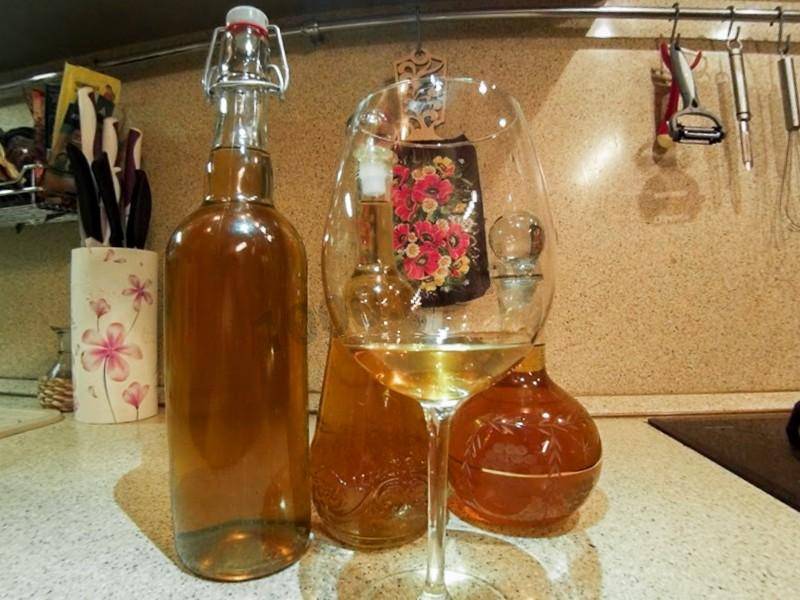 Рецепт приготовления вина из яблочного сока в домашних условиях