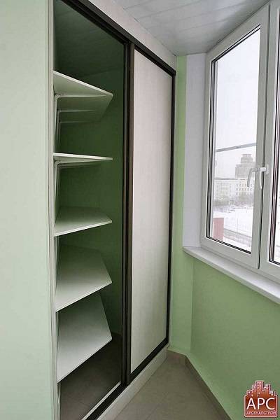 Из какого материала сделать шкаф на балконе?