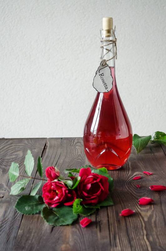 Из розы чайной ешь варенье, и наступит исцеление!