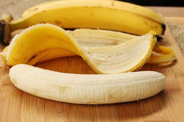Банановая кожура как удобрение в домашнем цветоводстве: когда применение даст эффект?