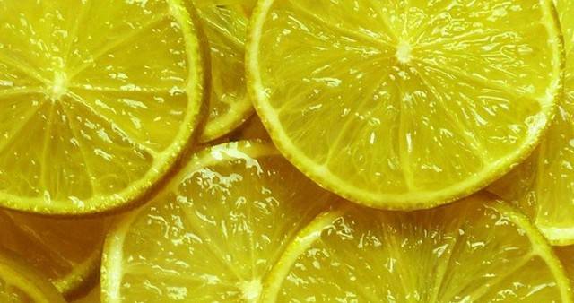 Кому показан и чем полезен лимон для организма женщины