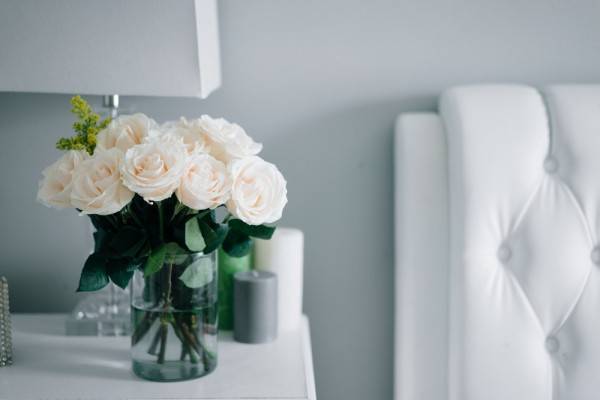 Что сделать, чтобы срезанные розы дольше стояли в вазе и почему они быстро вянут?