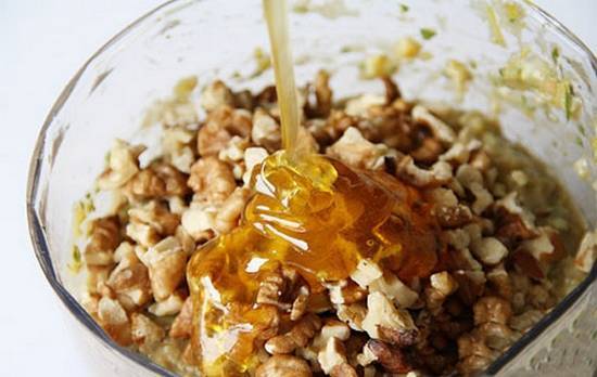 Грецкие орехи с медом: рецепт для повышения потенции у мужчин, польза и вред средства, способ приготовления и приема