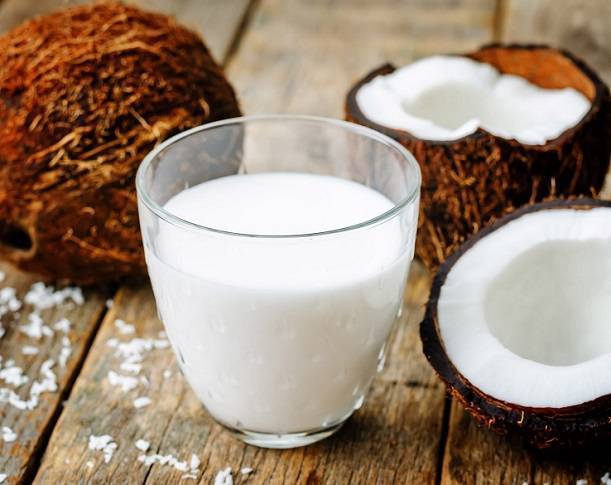 Напиток для веганов и в пост: домашнее молоко из кокосовой стружки