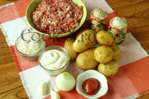Тефтели с картофелем и подливкой – пошаговые рецепты в духовке:
