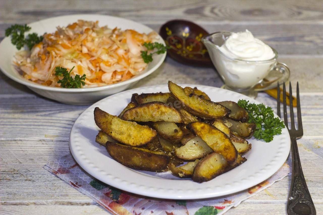 Картошка по-деревенски на сковороде рецепт с фото