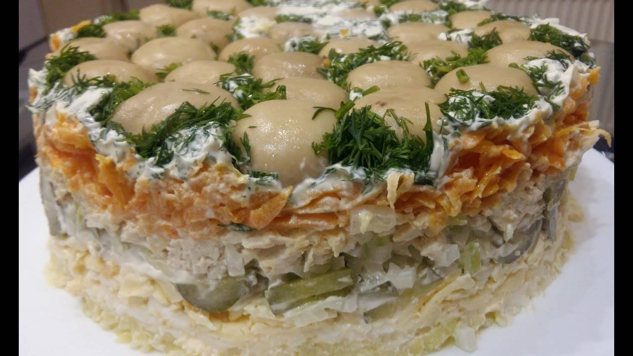 Палочка-выручалочка — салат с маринованными грибами