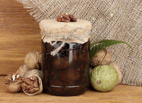 Зеленые грецкие орехи: польза и вред
