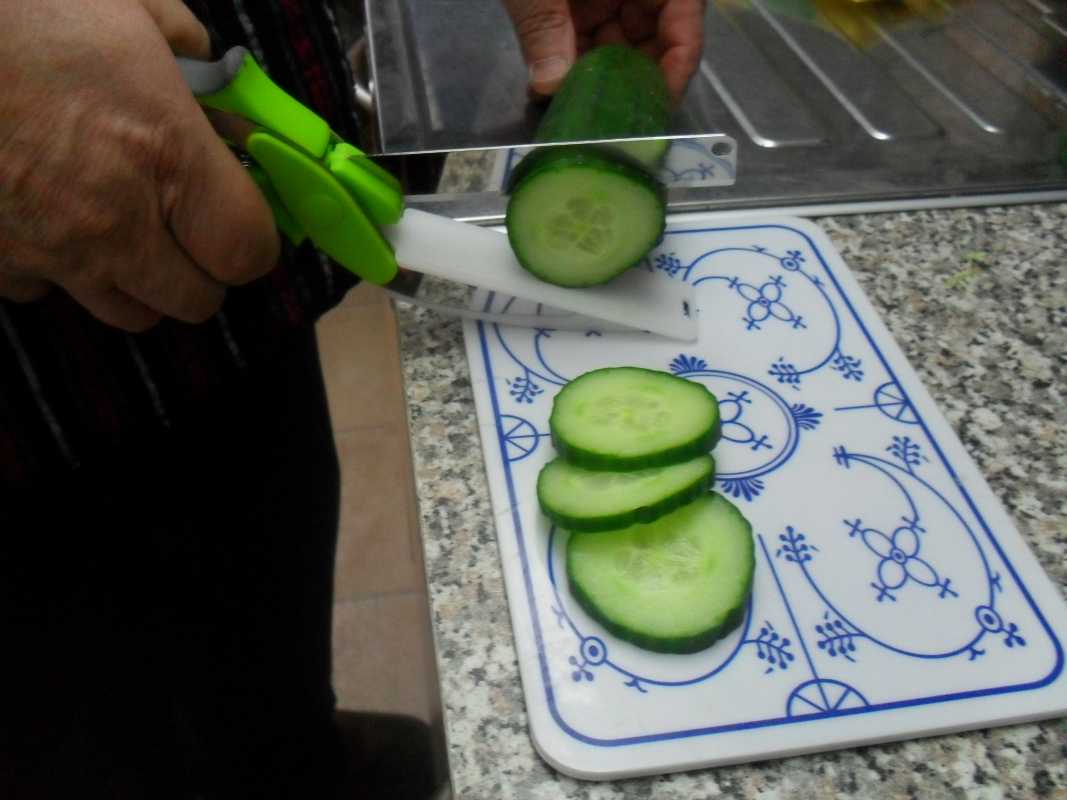 Упрощает работу повара нож роллер из Китая